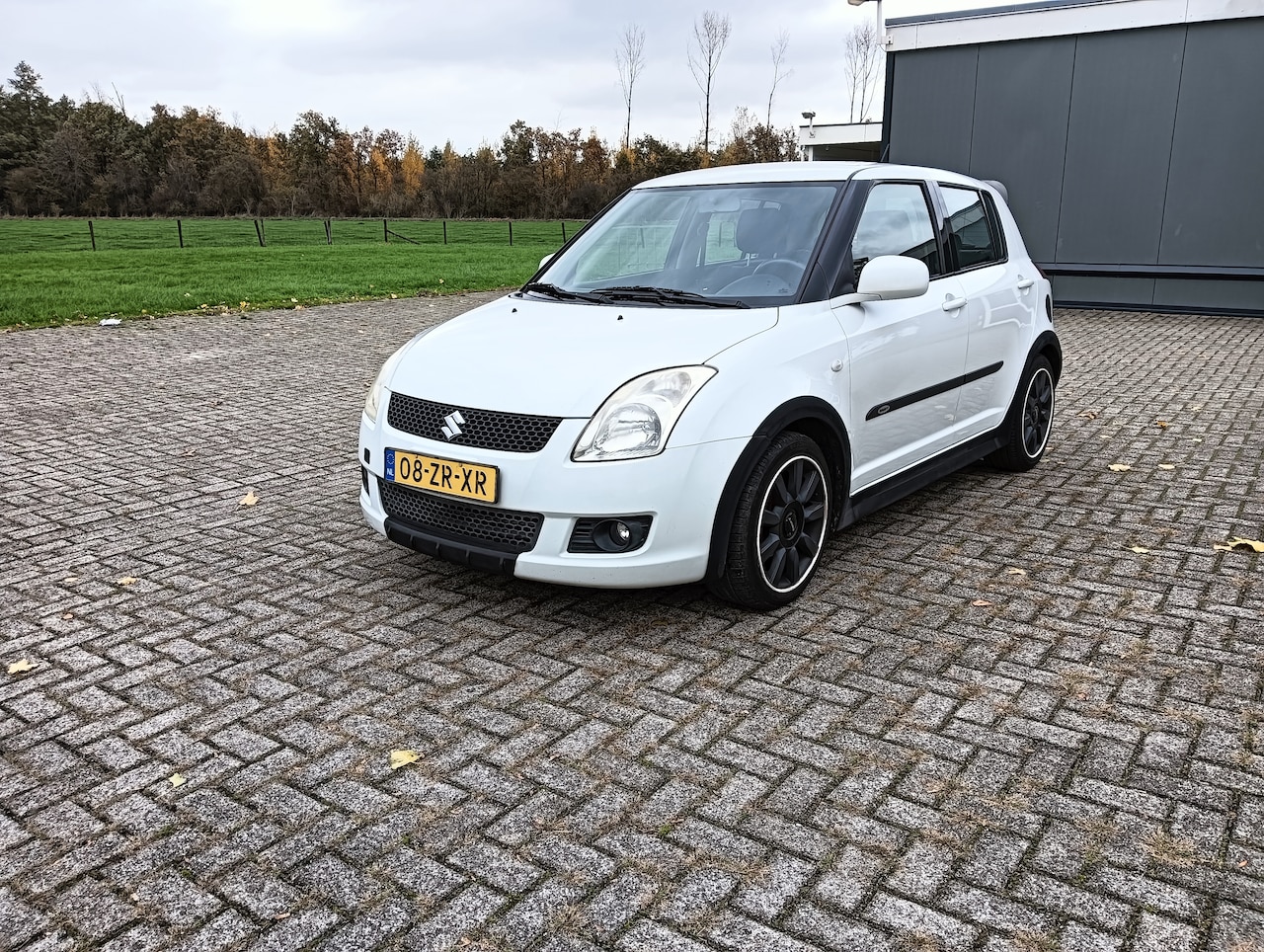 Suzuki Swift - 1.3 Shogun Airco. Side Skirts . - AutoWereld.nl