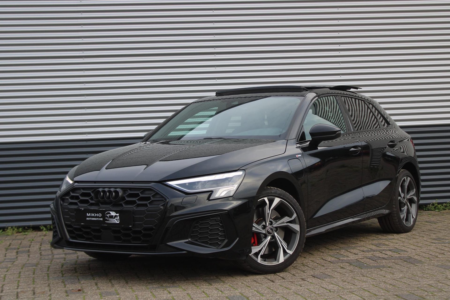 Audi A3 Sportback - 45 TFSI e 3x S-Line | Panoramadak | RS Seats | Sfeerverlichting | B&O | Black optik| Matri - AutoWereld.nl