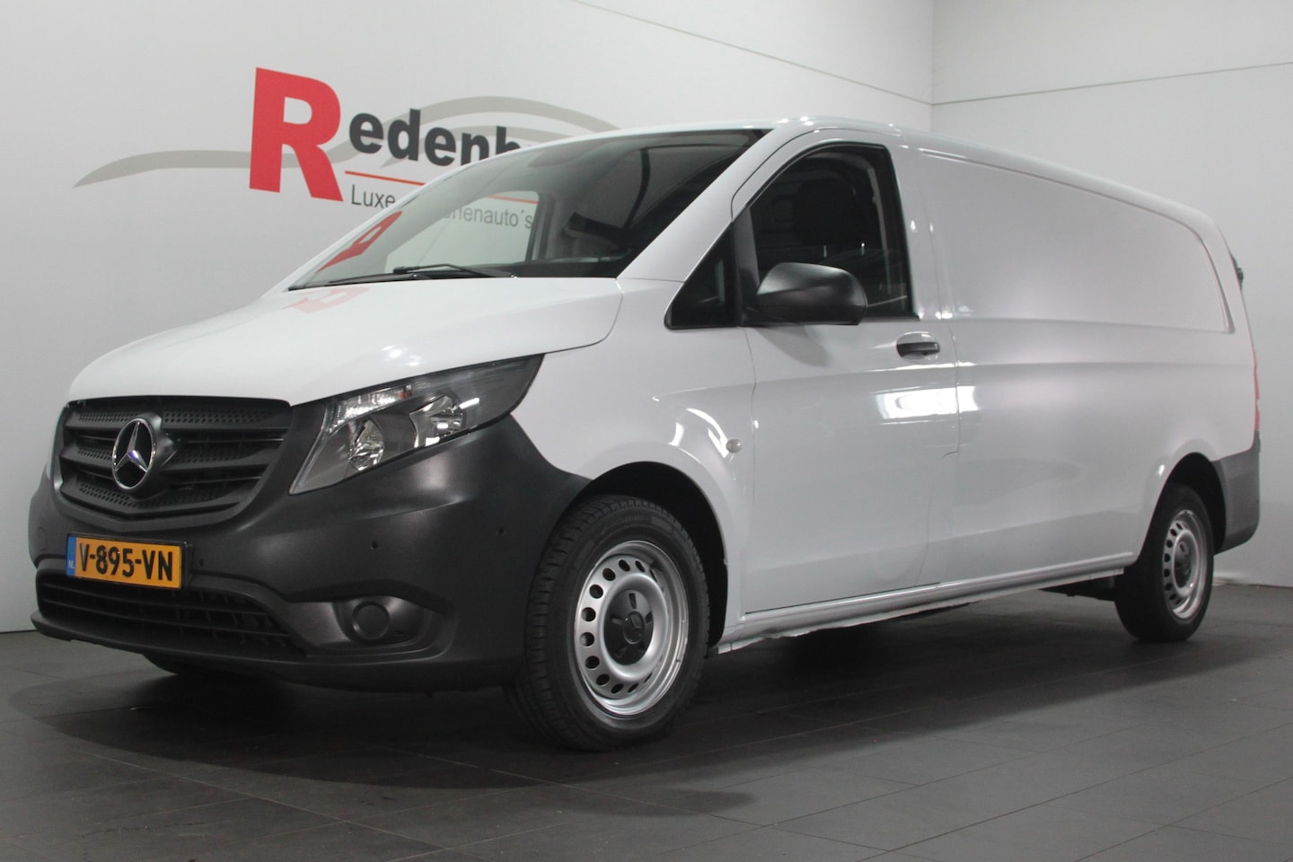 Mercedes-Benz Vito - 111 CDI Extra Lang - Airco / PDC / Trekhaak - AutoWereld.nl