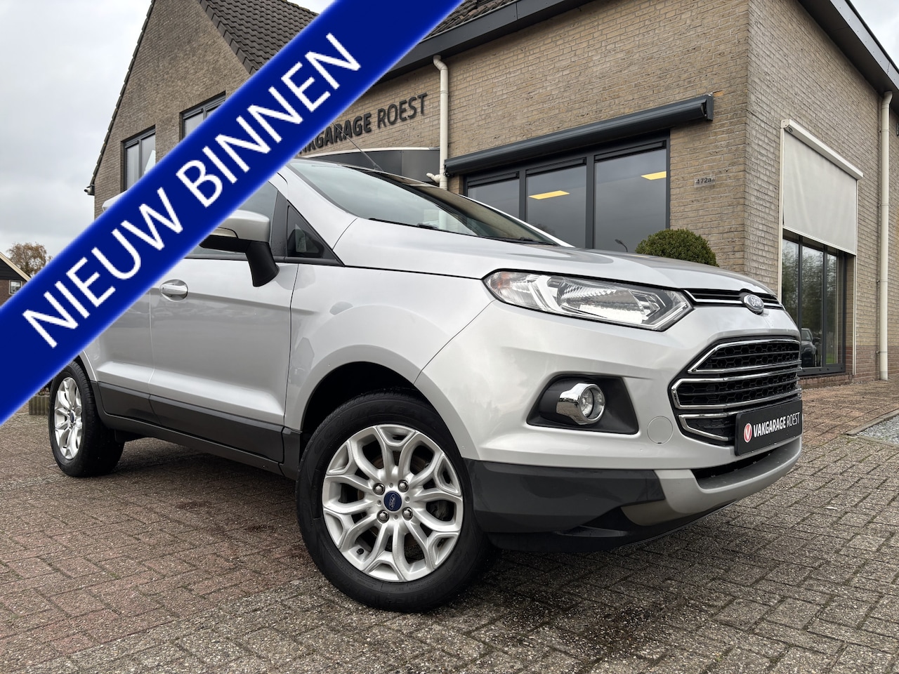 Ford EcoSport - 1.0 EcoBoost Titanium Navigatie / Keyless / Parkeersensors - AutoWereld.nl