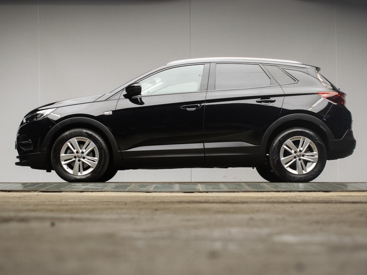 Opel Grandland X - 1.2 Turbo Business Executive Sport (APPLE CARPLAY,NAVI,LED,STOELVERWARMING,LANE ASSIST,PDC - AutoWereld.nl