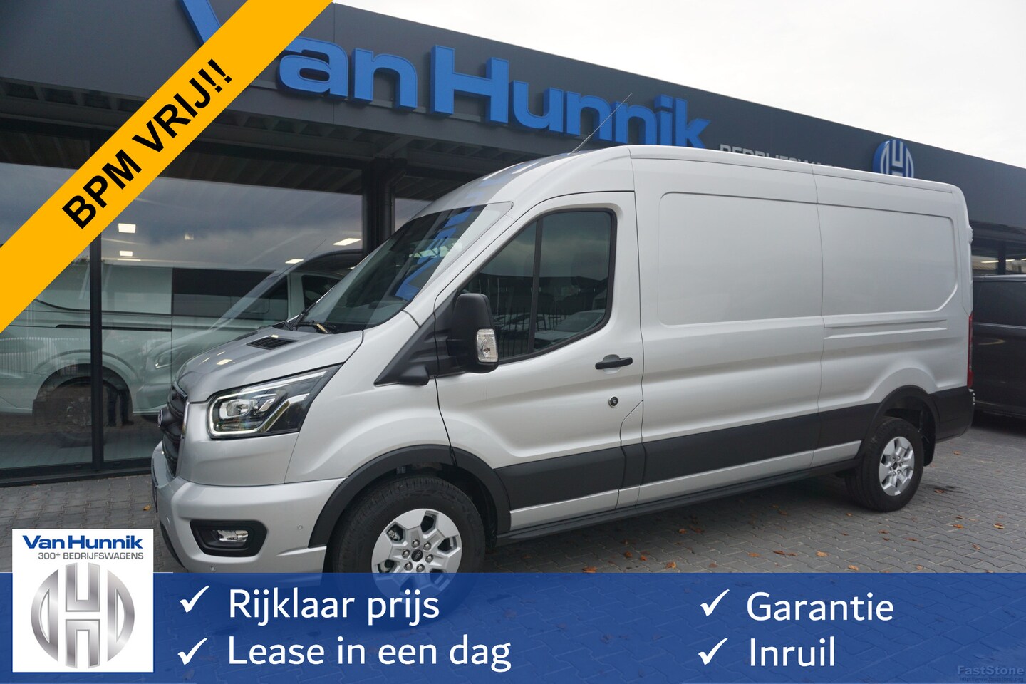 Ford Transit - 350L L3H2 Limited AUT-10 RWD 165PK BPM VRIJ Navi, Adap. Cruise, 360° Cam, 3.5T Trekhaak!! - AutoWereld.nl