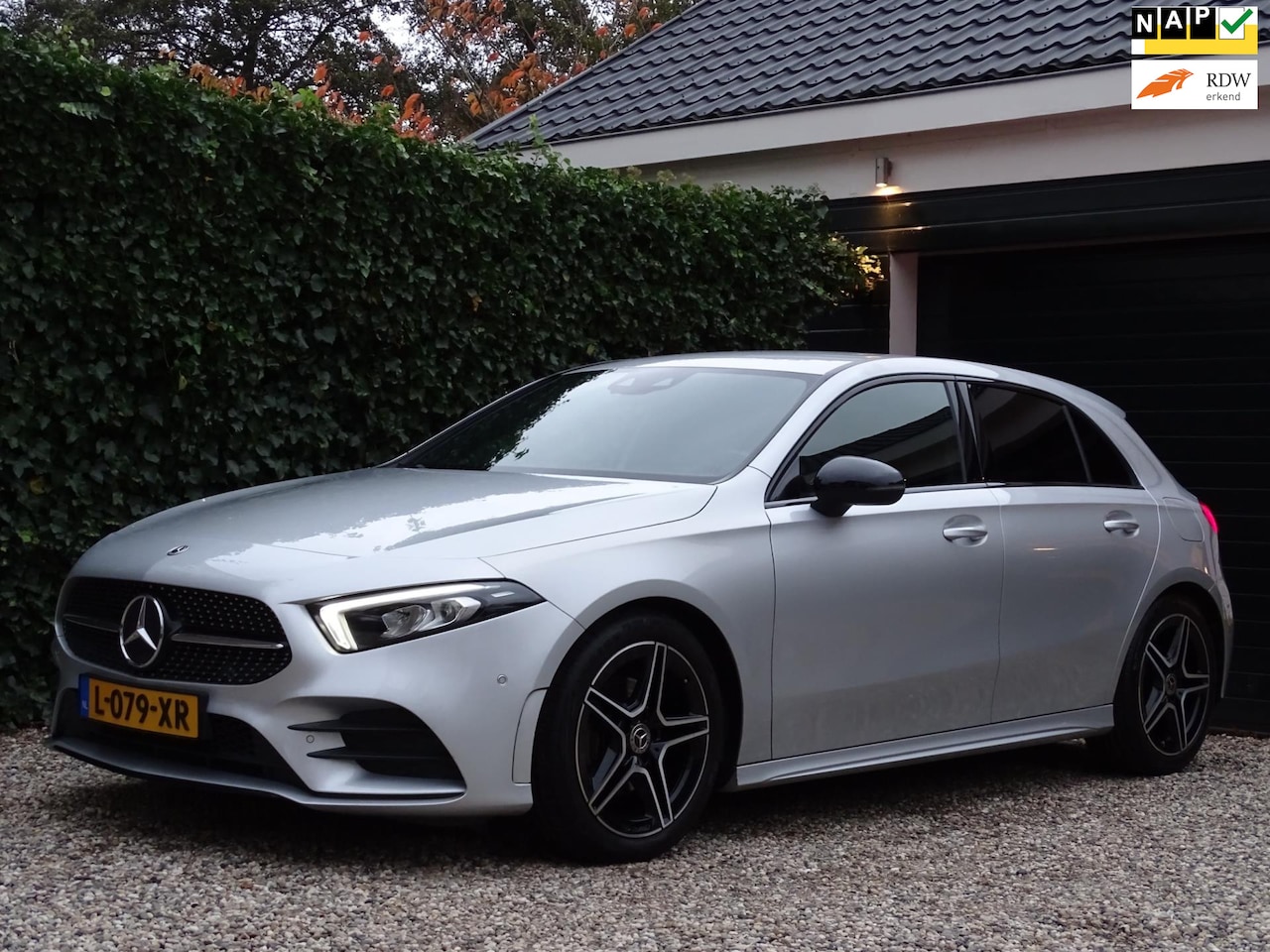 Mercedes-Benz A-klasse - 180 Business Solution AMG | Sfeerverlichting | Camera | Stoelverwarming - AutoWereld.nl