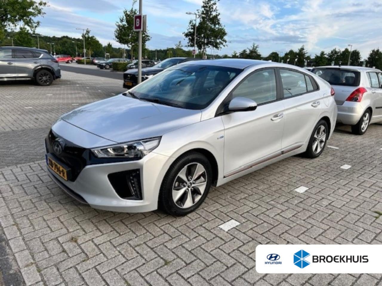 Hyundai IONIQ - Comfort EV | Verwacht! | Achteruitrijcamera | Cruise control adaptief met Stop&Go | Naviga - AutoWereld.nl