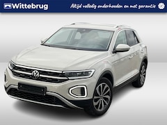 Volkswagen T-Roc - 1.5 TSI 150pk Style DSG Automaat / Navigatie / LM 17 inch / LED Plus / Dig dashboard / Par
