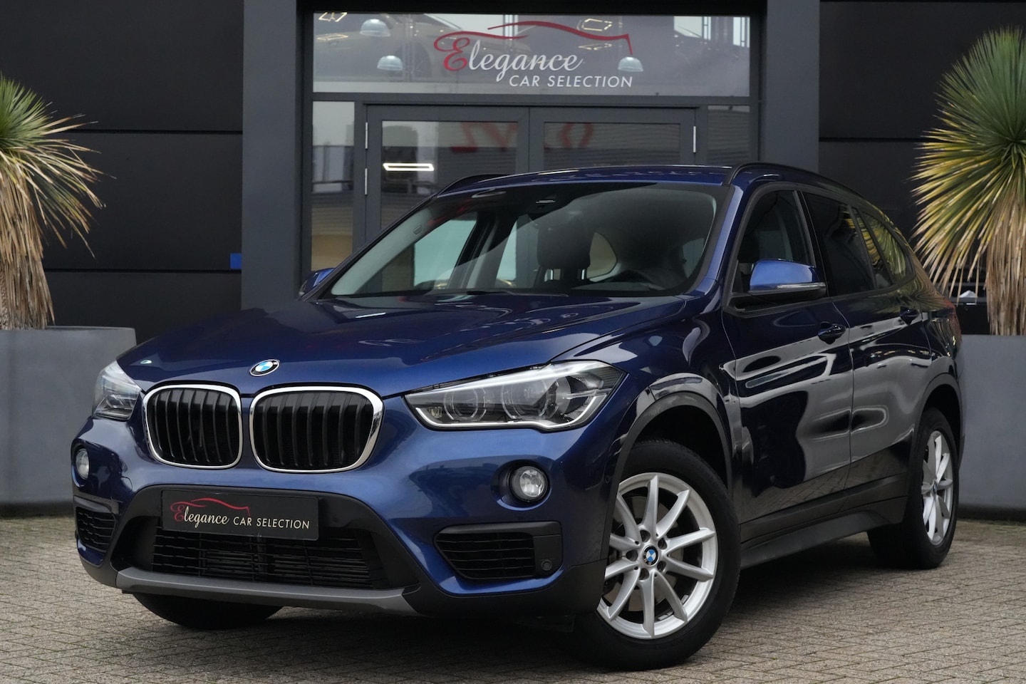 BMW X1 - sDrive20i Executive 192pk Navigatie/Climate/Camera - AutoWereld.nl
