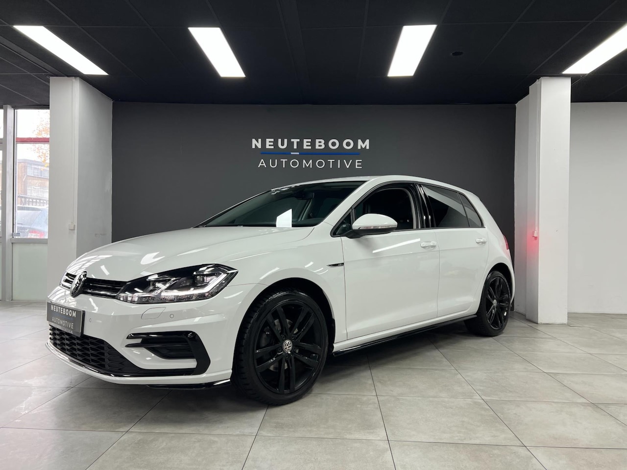 Volkswagen Golf - 1.5 TSI R-LINE | ACC | CLIMA | CARPLAY |LED| - AutoWereld.nl