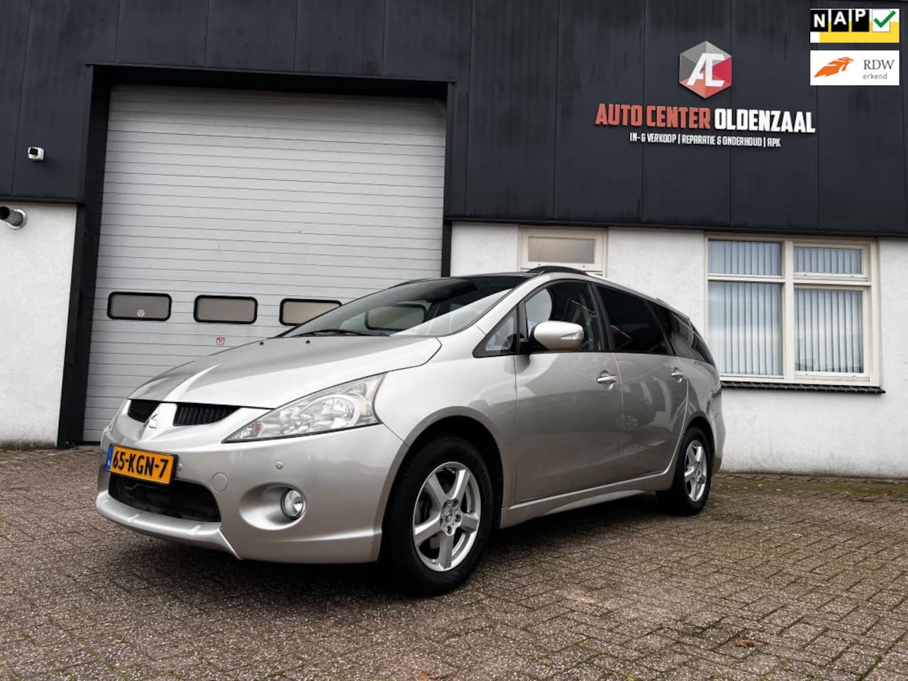 Mitsubishi Grandis - 2.4-16V InSport|7 Persoons|Airco|Automaat|PDC|Cruise Control - AutoWereld.nl