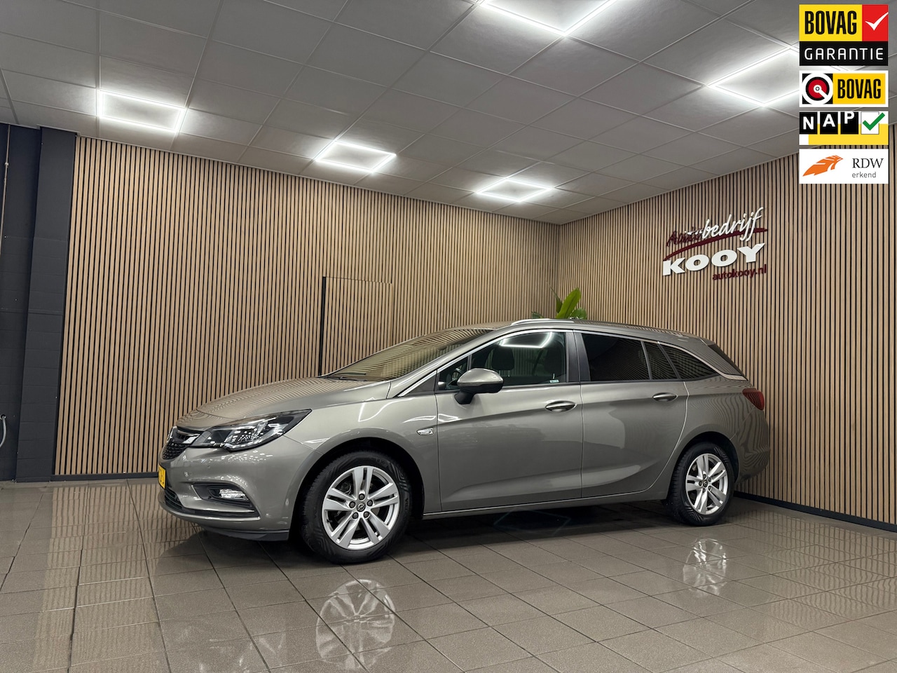 Opel Astra Sports Tourer - 1.4 Business+ * Navigatie / Camera / Stoel-Stuurverwarming / NL Auto * - AutoWereld.nl