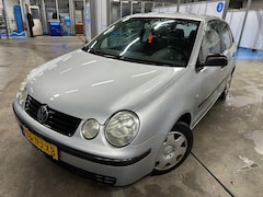 Volkswagen Polo - MET NIEUWE DIST RIEM, CLIMA & JAAR APK