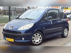 Peugeot 1007 - 1.4-16V Gentry