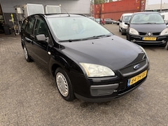 Ford Focus Wagon - 1.4-16V Ambiente