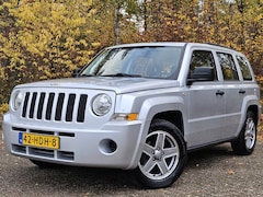 Jeep Patriot - 2.4 Sport Adventure 4x4 /Trekhaak/Airco/Origineel NL