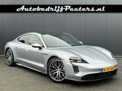 Porsche Taycan - 4S Performance 84kWh Pano Chrono Matrix ACC 360ºCamera BOSE