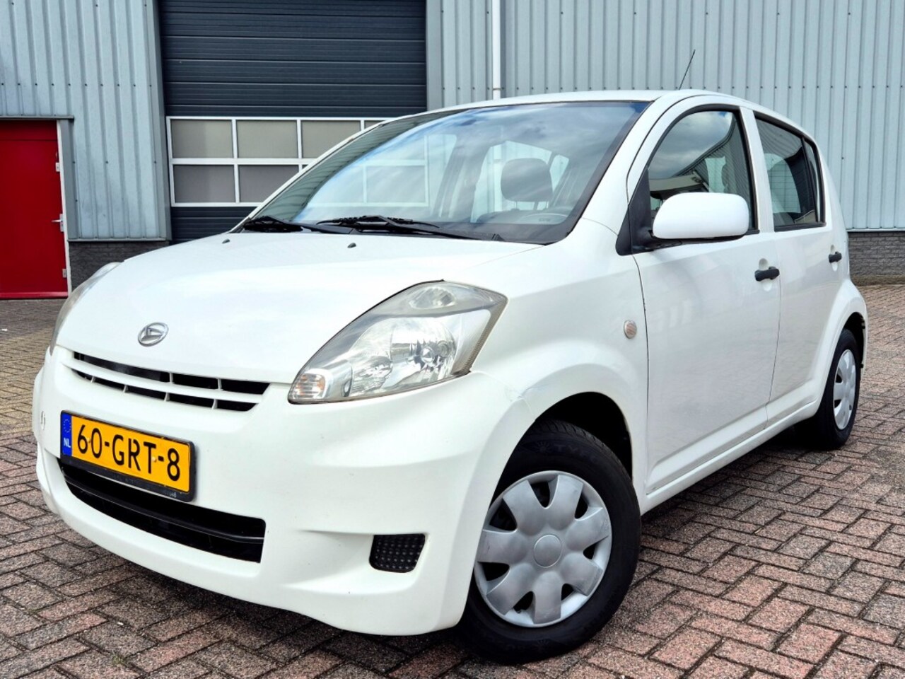 Daihatsu Sirion - 1.0 12v Premium Nieuwe APK - AutoWereld.nl
