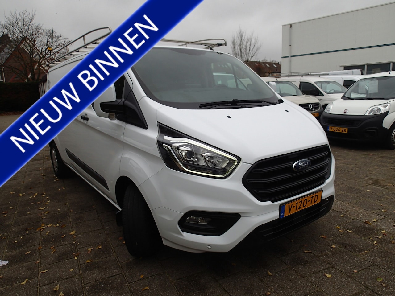 Ford Transit Custom - 300 2.0 TDCI L2H1 Trend VOORZIEN VAN AIRCO+CRUISE+TREKHAAK !!! - AutoWereld.nl