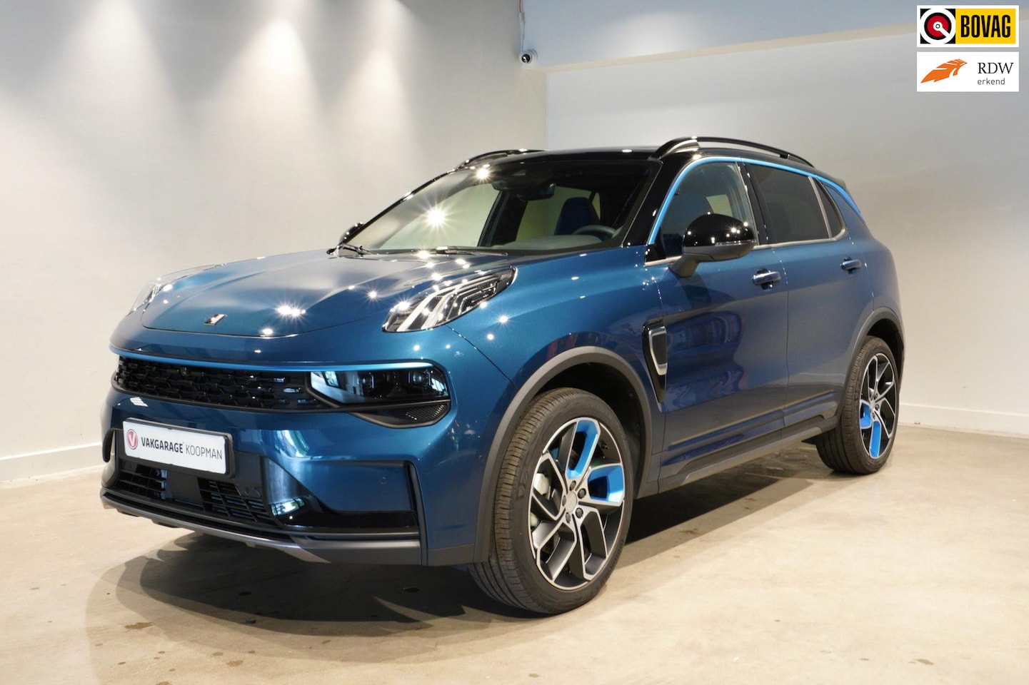 Lynk & Co 01 - 1.5 Zwarte Hemel,Pano,360camera - AutoWereld.nl