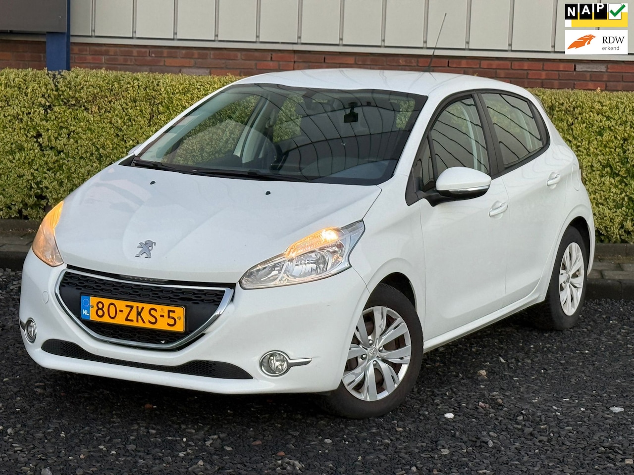 Peugeot 208 - 1.2 VTi / APK / Navi / Blue Lease - AutoWereld.nl