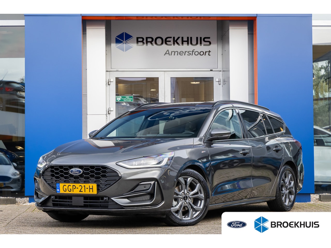Ford Focus Wagon - 1.0 EcoBoost Hybrid ST Line | Trekhaak | Stoel/stuur/voorruit verwarming | Cruise adaptief - AutoWereld.nl