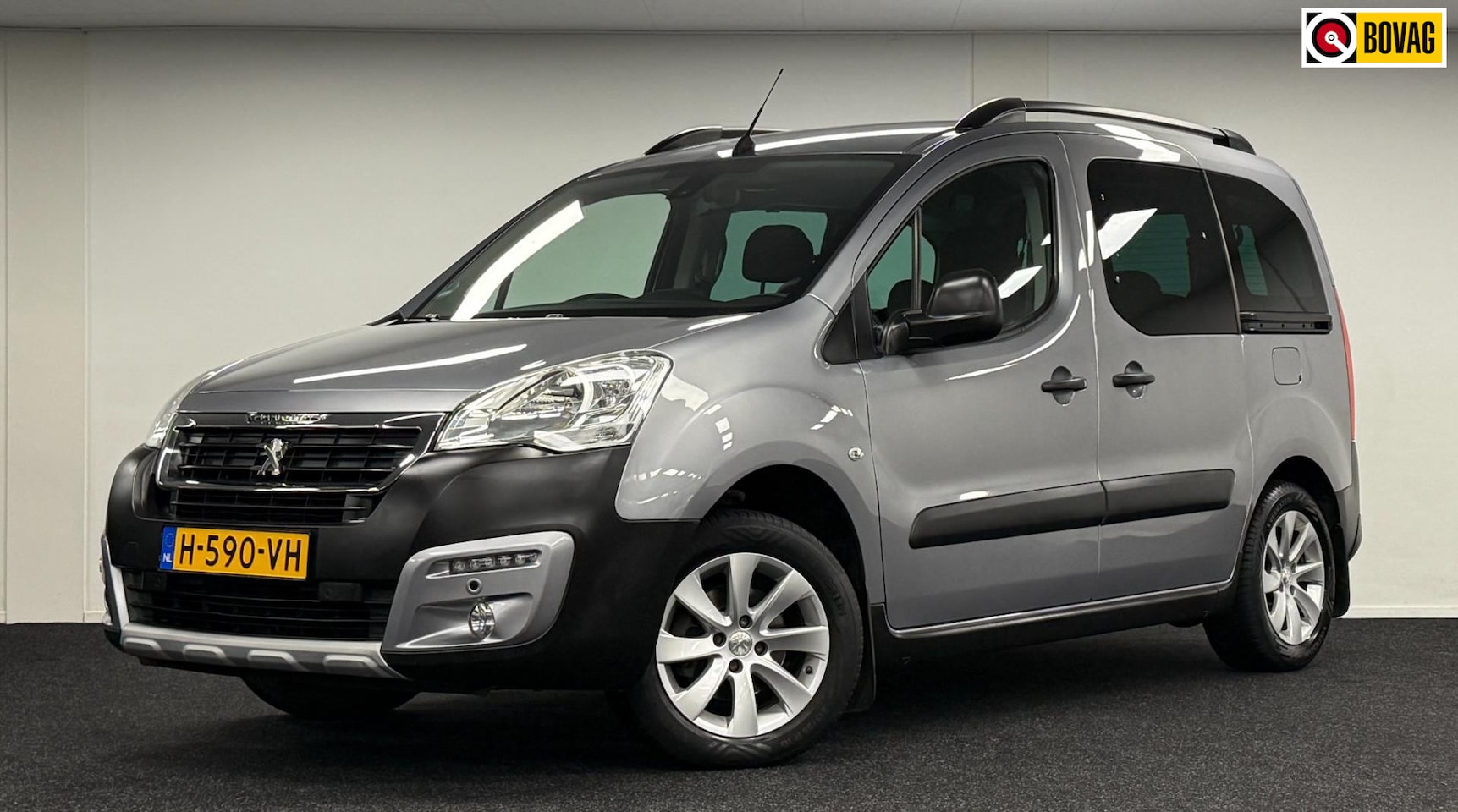 Peugeot Partner Tepee - 1.2 PureTech Allure*Navi*Camera*Trekhaak*Bluetooth - AutoWereld.nl