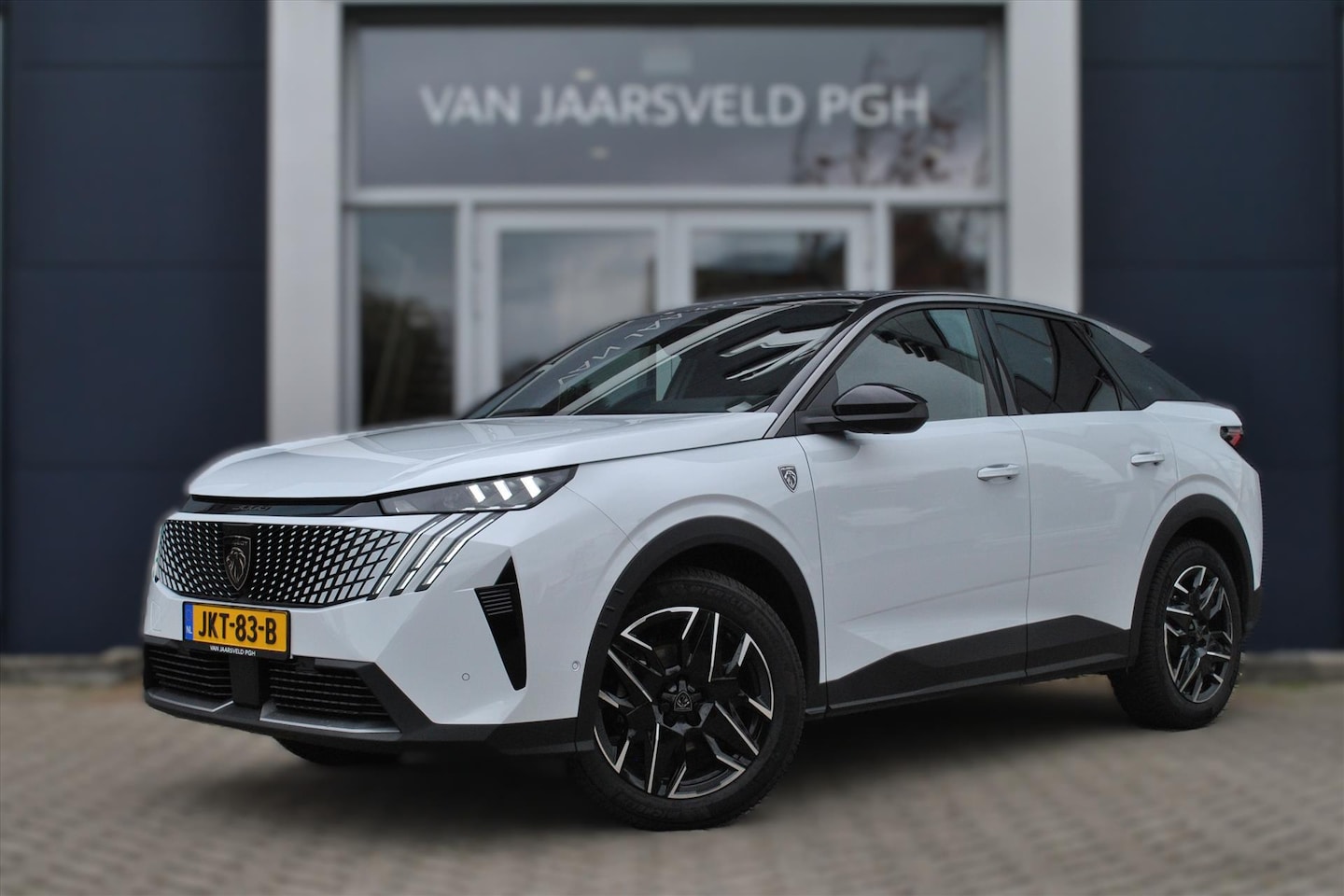 Peugeot 3008 - GT 1.2 HYBRID 136pk e-DCS6 Pano / Focal - AutoWereld.nl