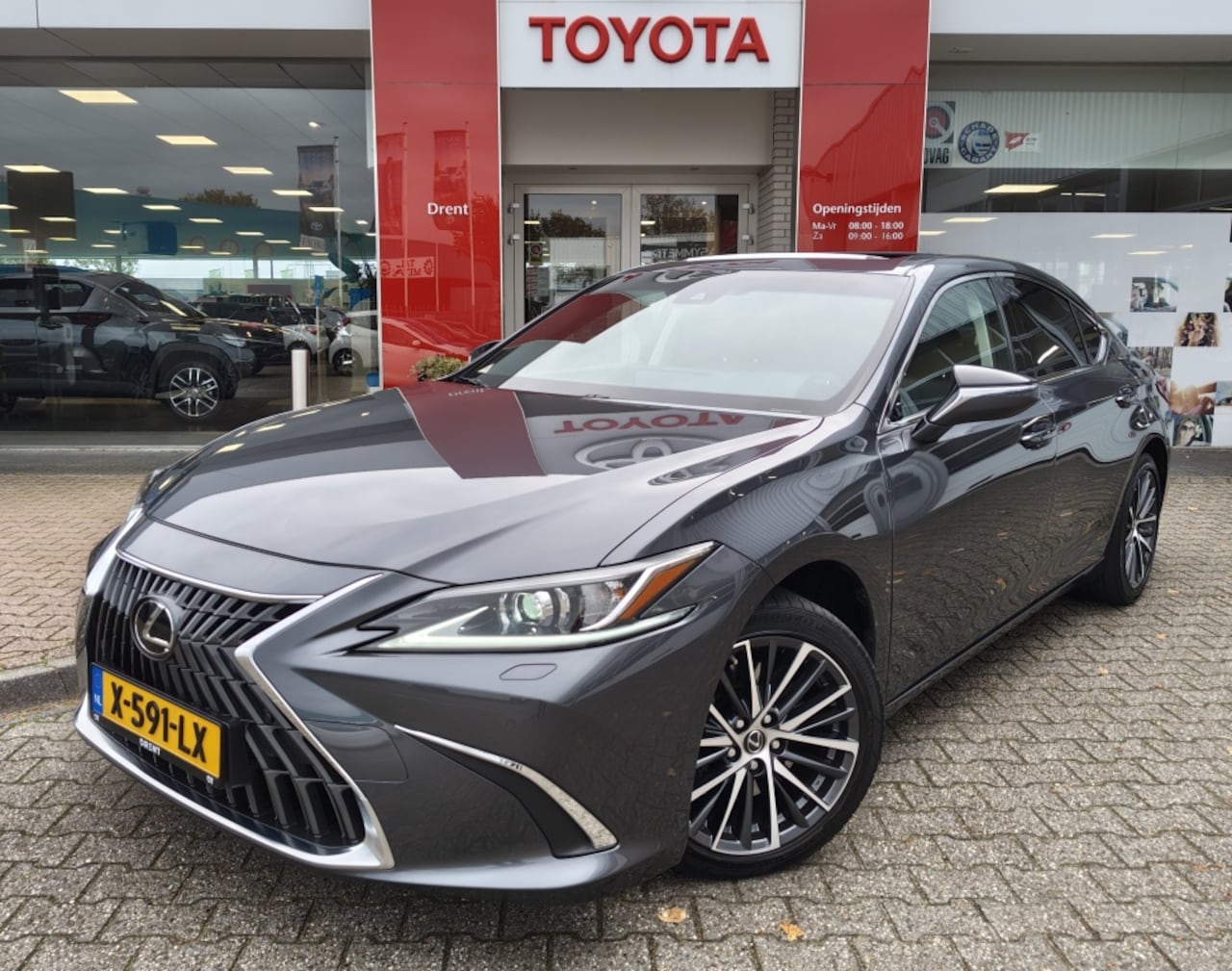 Lexus ES - 300h Business Line | El. Schuif/Kanteldak | Leder | Blind Spot | - AutoWereld.nl