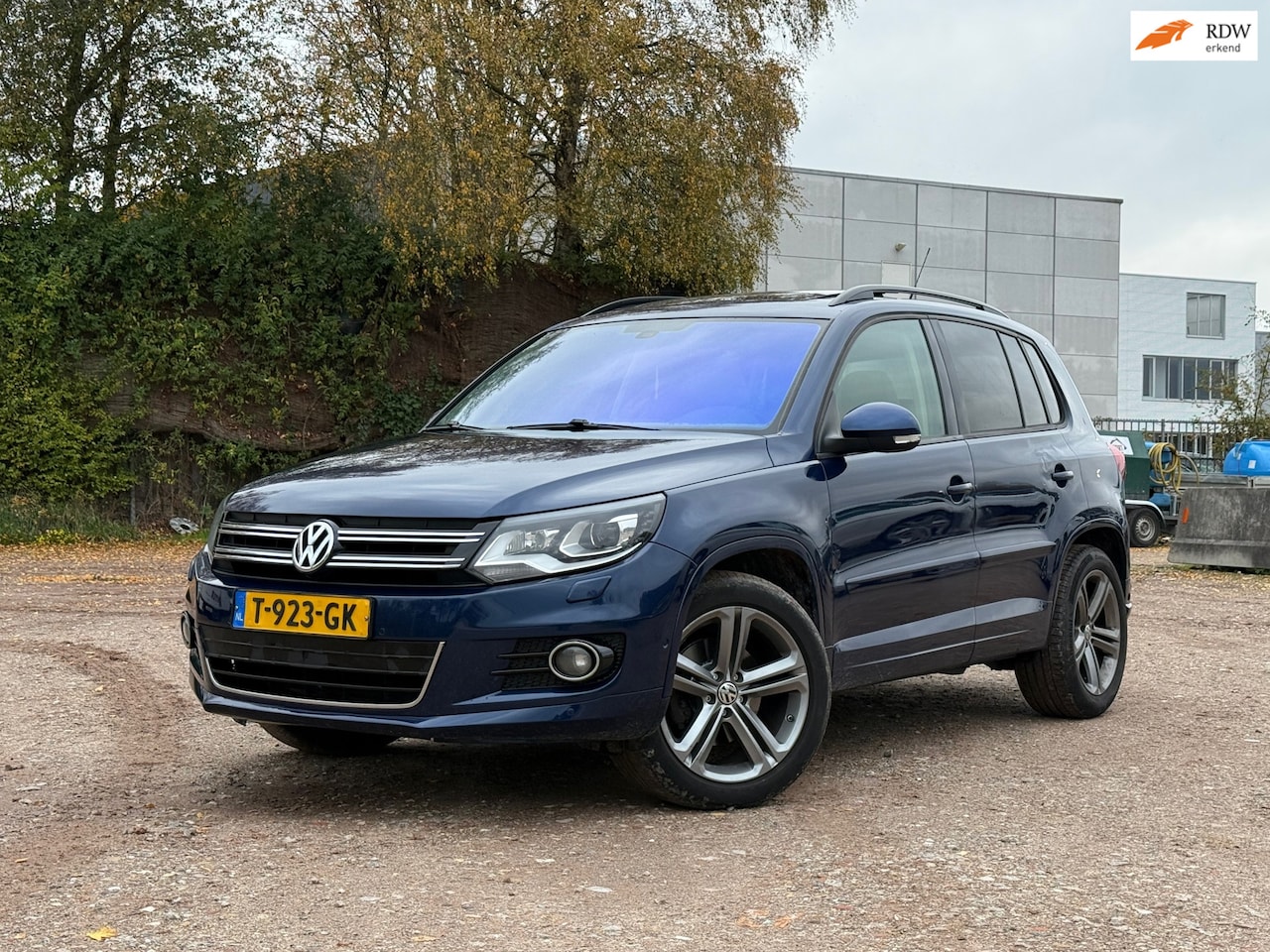 Volkswagen Tiguan - 2.0 TDI DSG 4Motion/R LINE/PANO/Standkachel/VOL - AutoWereld.nl