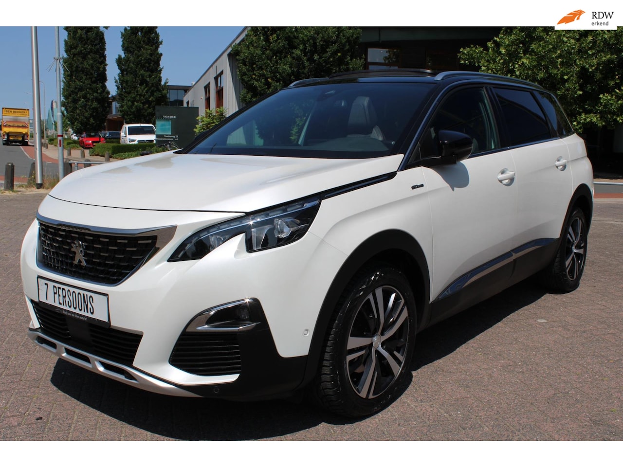 Peugeot 5008 - 7 PERSOONS GT-LINE TREKHAAK SCHUIFDAK - AutoWereld.nl