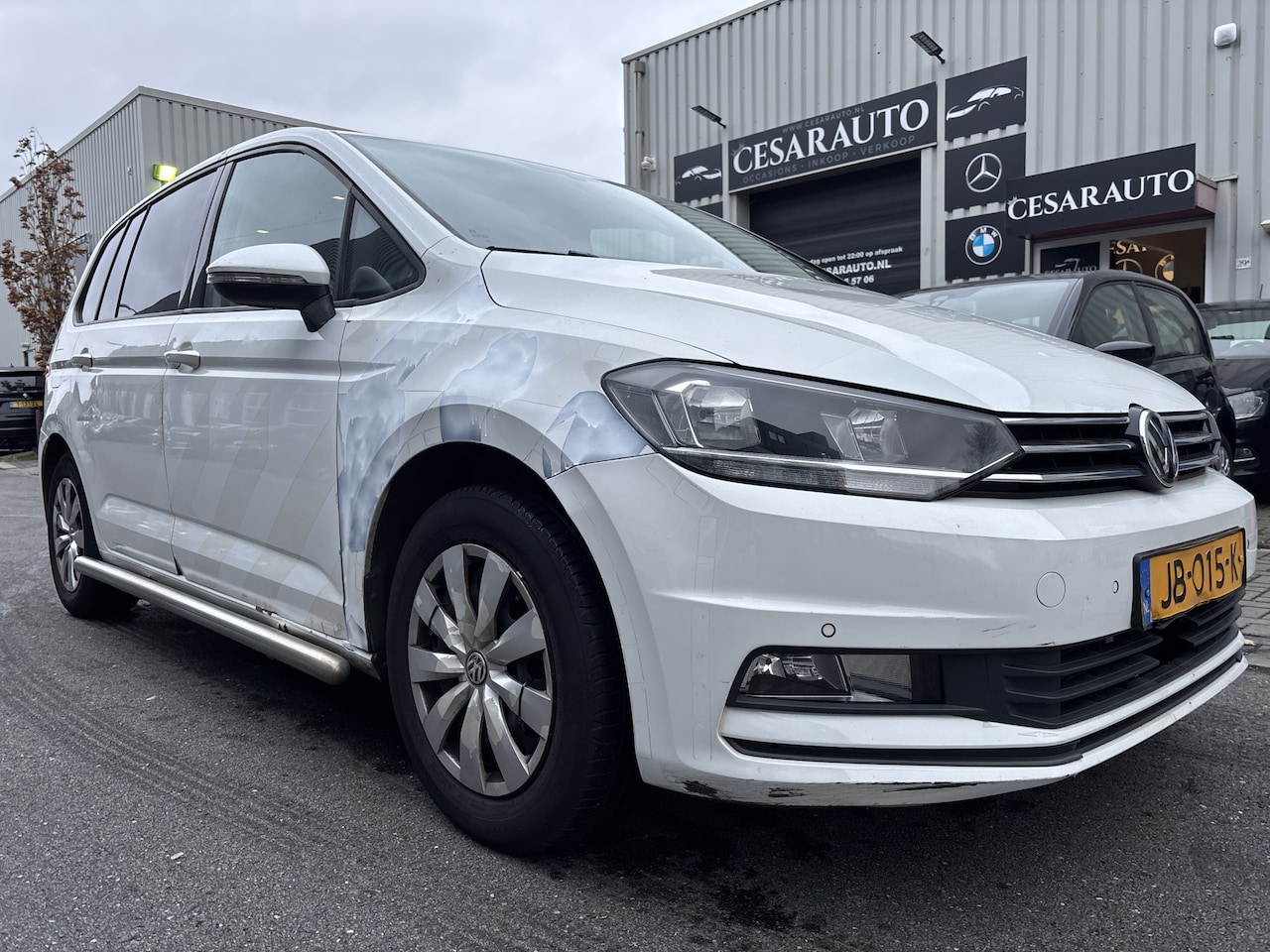 Volkswagen Touran - 2.0 TDI SCR AUTOMAAT / 206 DKM / DEALER ONDERHOUDEN - AutoWereld.nl