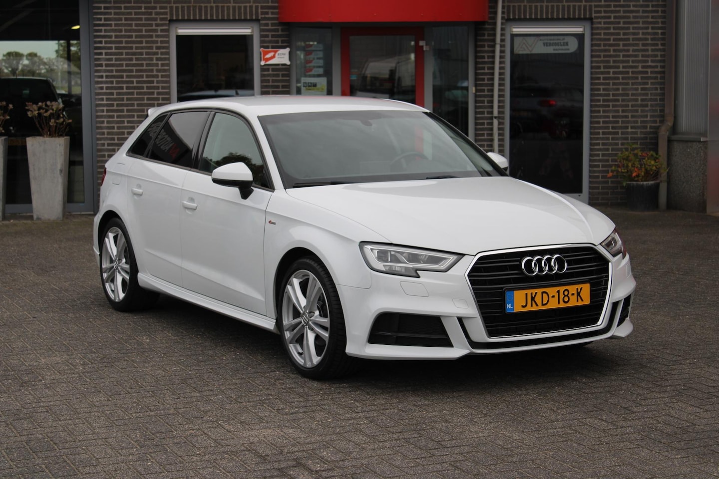Audi A3 Sportback - 35 TFSI CoD Sport S Line Edition Apple Andriod Incl Garantie!! - AutoWereld.nl