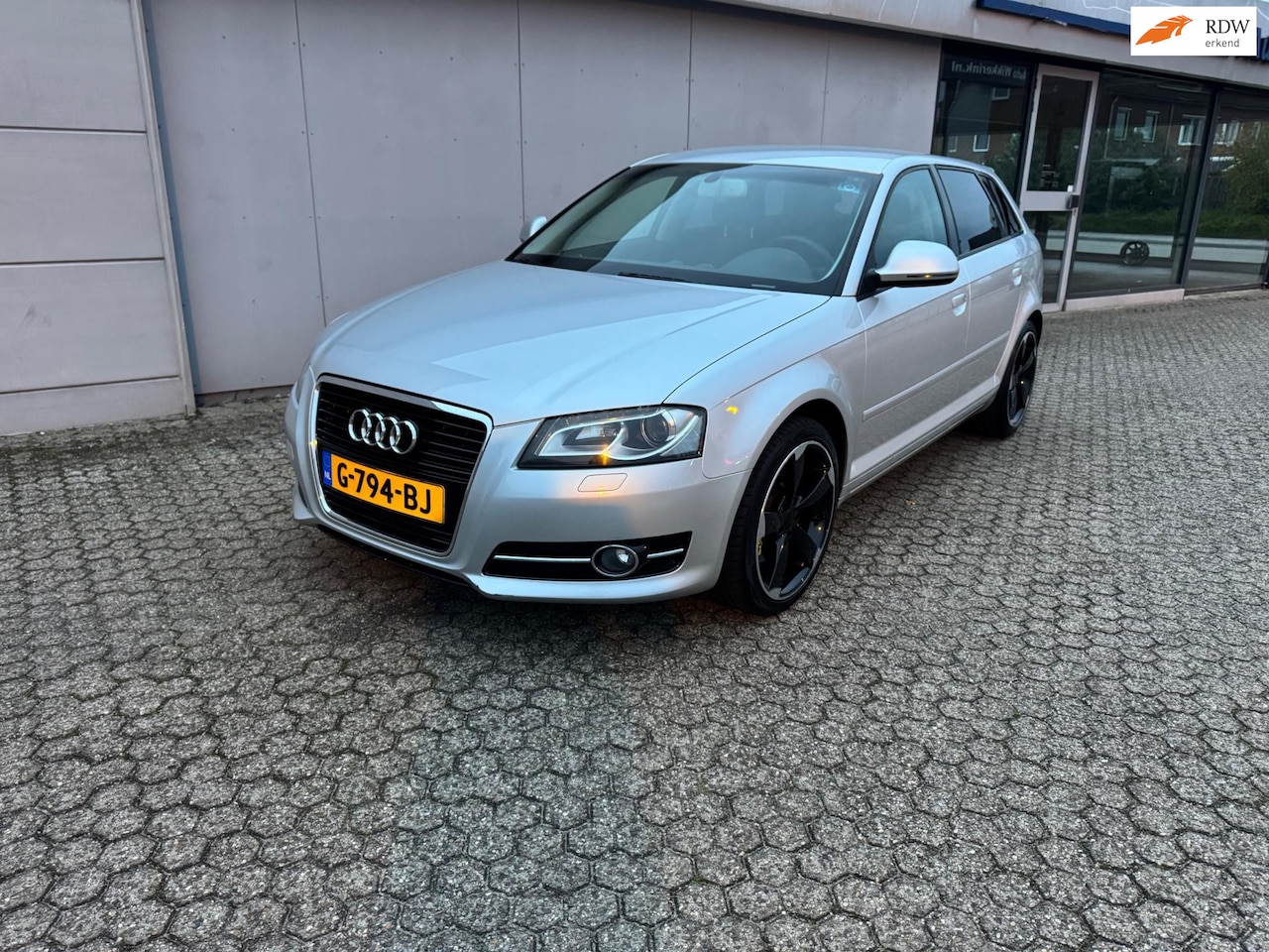Audi A3 Sportback - 2.0 TFSI Attraction 2.0 TFSI Attraction - AutoWereld.nl