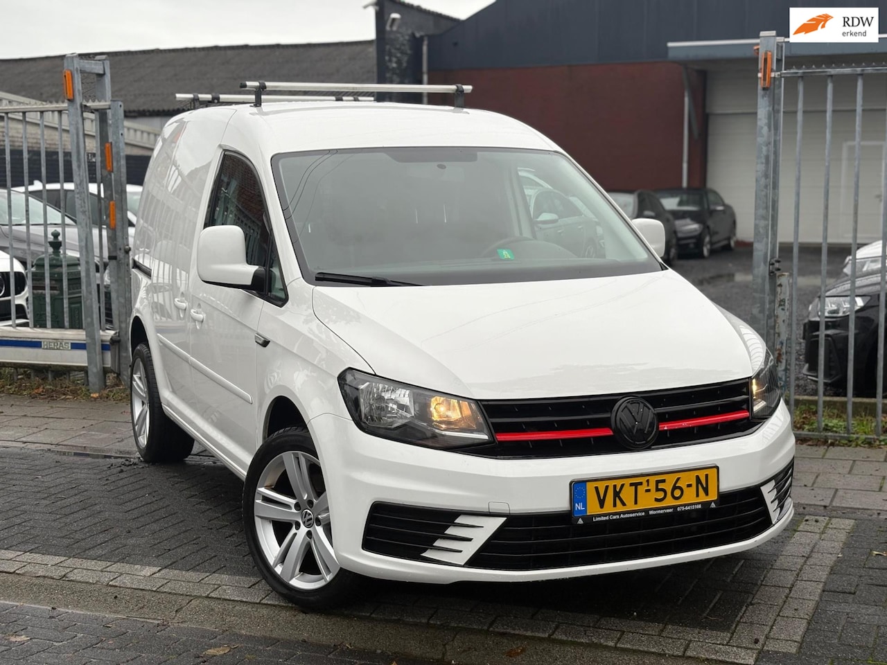 Volkswagen Caddy - 2.0 TDI L1H1 BMT | 17” LMV | Trekhaak | Navigatie | Lederen bekleding | - AutoWereld.nl