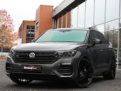 Volkswagen Touareg - 3.0TSI eHybrid 462pk 4Motion R-Line Pano DynAudio Lucht Softclose Tr.haak VOL