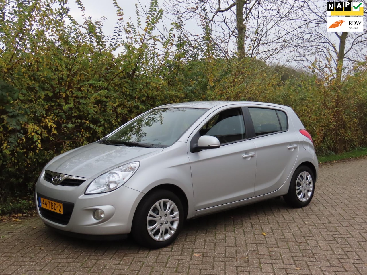 Hyundai i20 - 1.2i i-Motion *1e EIG *Airco *Trekhaak - AutoWereld.nl