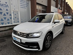 Volkswagen Tiguan - 1.5 TSI ACT Highline 150 PK R-Line DSG Blindspot Led Elektr.Trekhaak Garantie