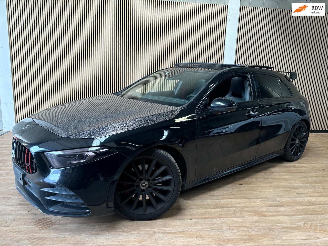 Mercedes-Benz A-klasse - 220 Launch Edition | Pano | LED | ACC | 360 CAMERA | - AutoWereld.nl