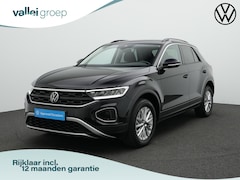 Volkswagen T-Roc - 1.5 TSI 150 pk DSG Life | Trekhaak | Stoelverwarming | Carplay | Parkeersensoren voor/acht