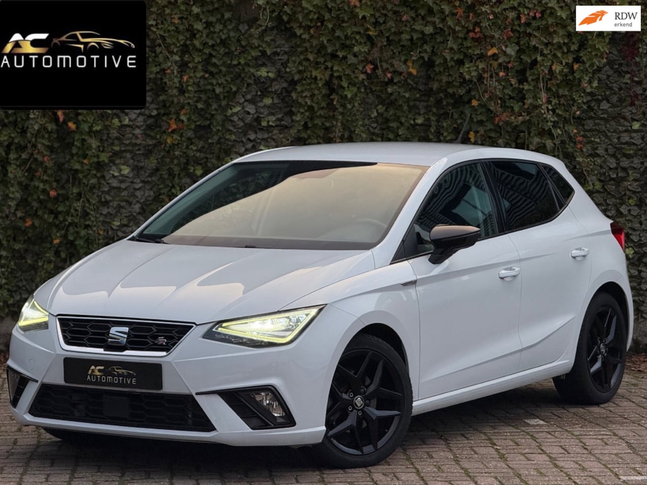 SEAT Ibiza - 1.0 TSI FR Business Intense ACC/Led/Carplay/Clima - AutoWereld.nl