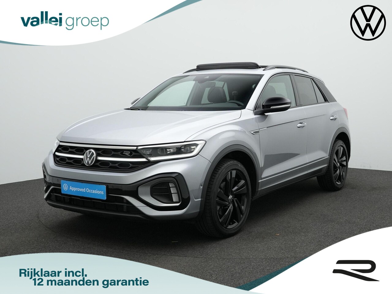 Volkswagen T-Roc - 1.5 TSI 150 pk DSG R-Line | Panoramadak | IQ Light | Carplay | Parkeersensoren voor/achter - AutoWereld.nl