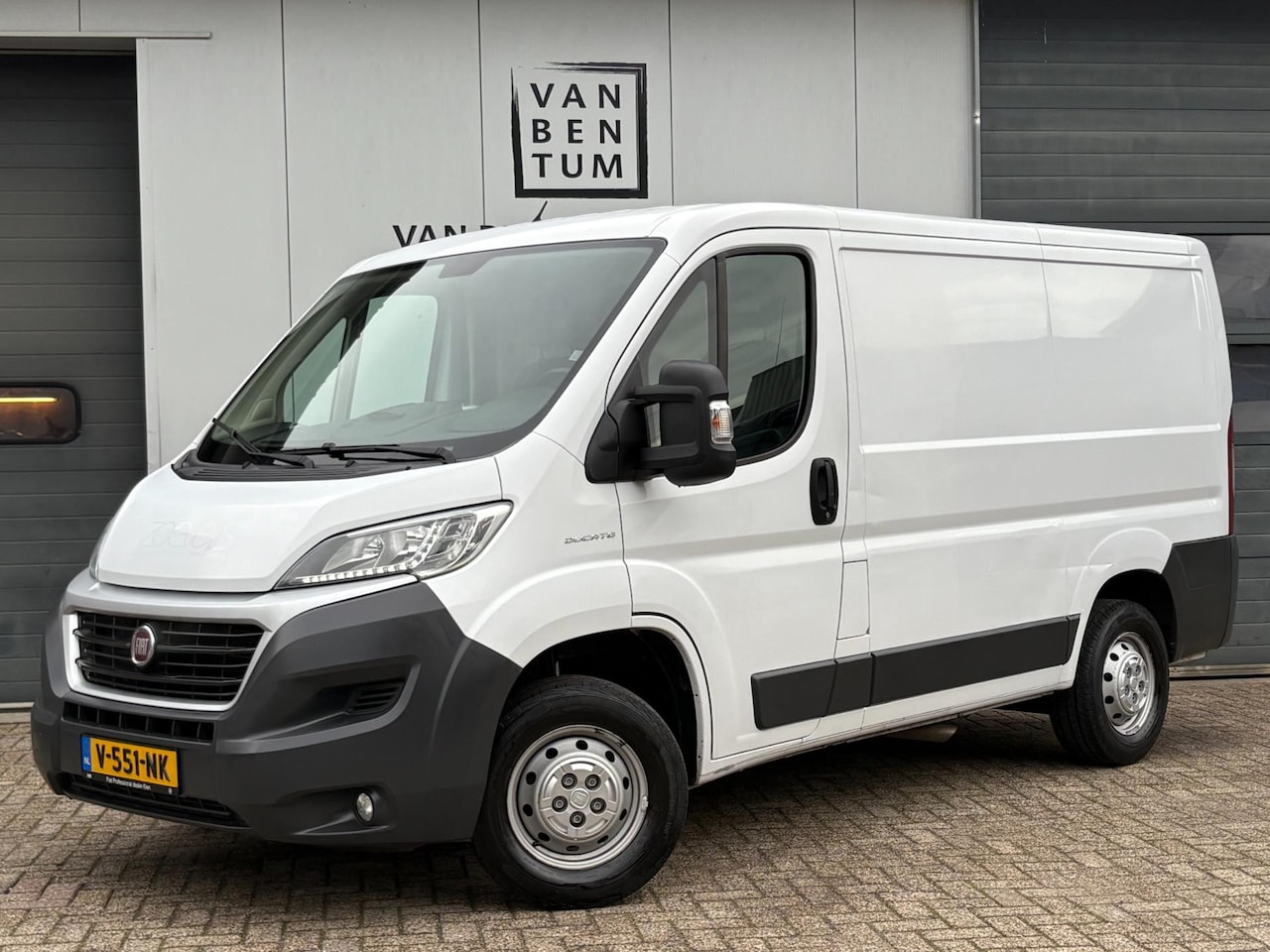 Fiat Ducato - 30 2.3 MultiJet 131pk L1H1 Navi Clima Cruise 3-pers. EURO 6 - AutoWereld.nl