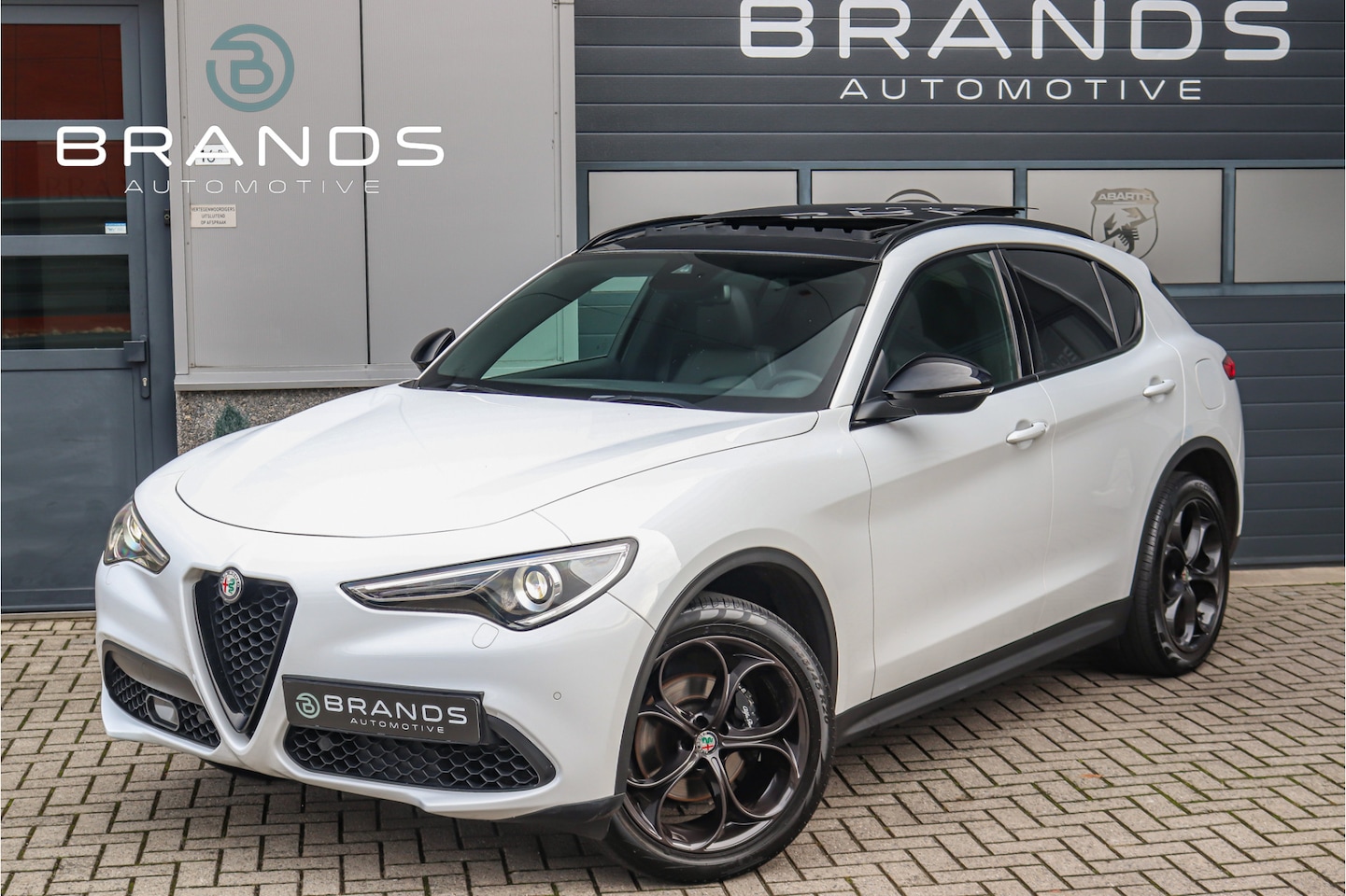 Alfa Romeo Stelvio - 2.0 Super Q4 Vol opties 280PK Veloce pack Pano H&K - AutoWereld.nl