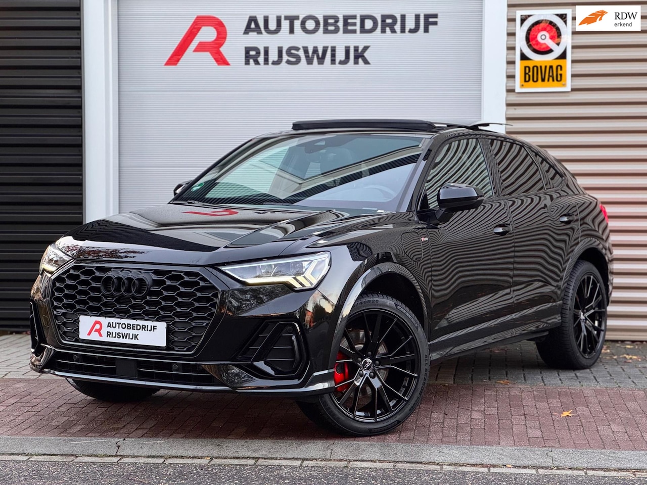 Audi Q3 Sportback - 45 TFSI e S Edition Pano/Sonos/Sfeer/Blindspot/Trekhaak - AutoWereld.nl