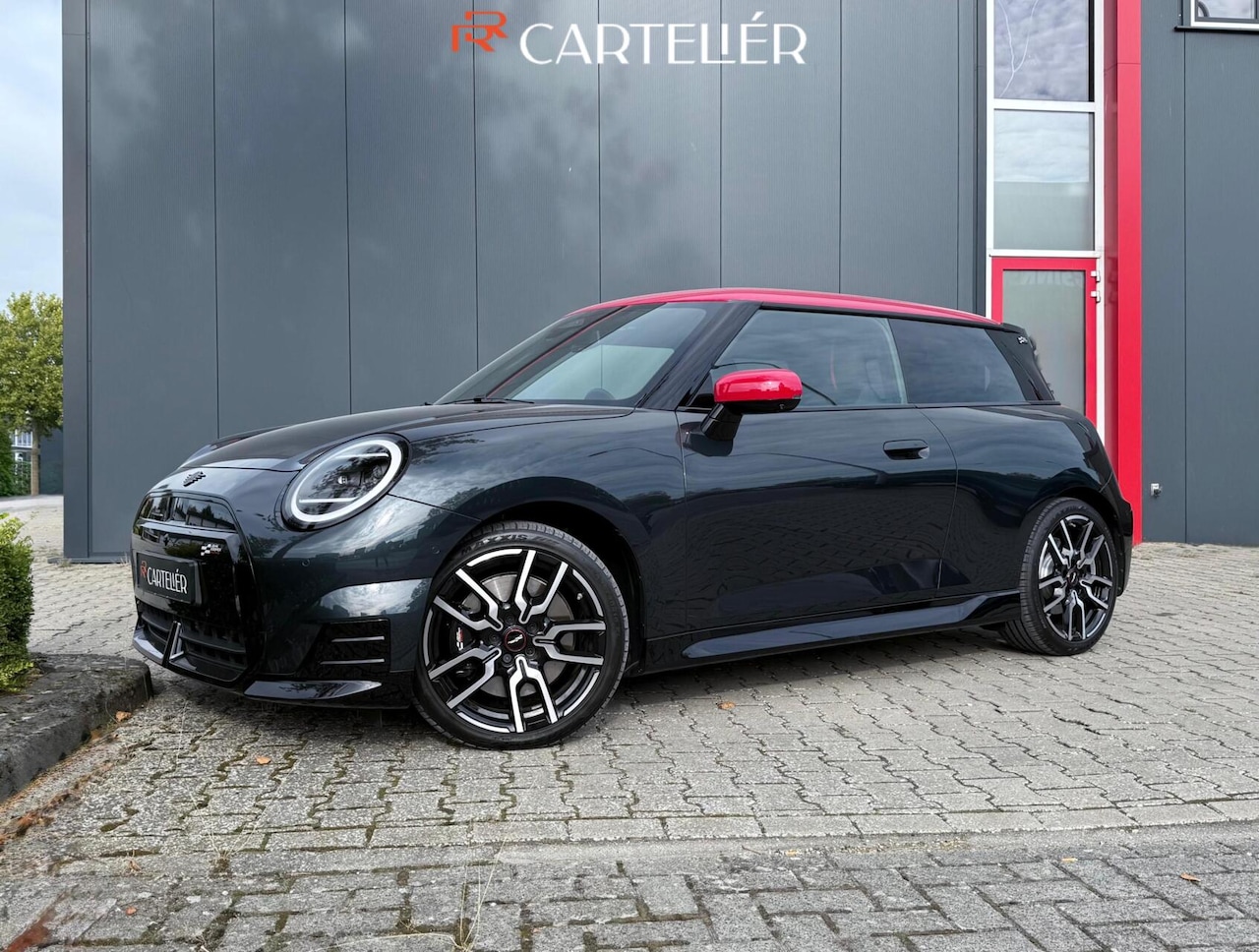 MINI John Cooper Works - JCW | Pakket XL | Interieurcam | Pano | Long Range 400km+ | Massage - AutoWereld.nl
