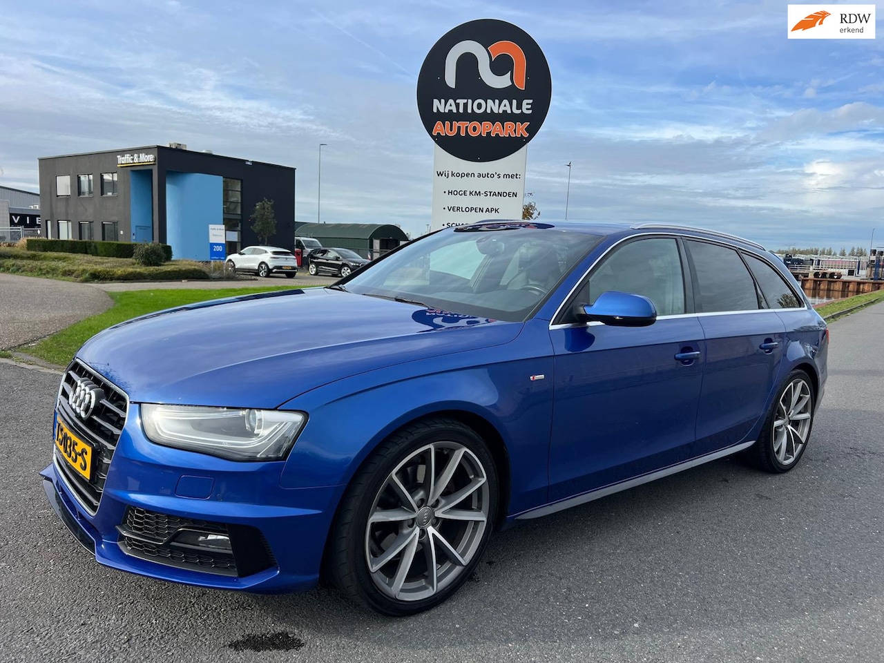 Audi A4 Avant - 2015 * 2.0 TDI quattro Sport Edition * RS SEATS * LED * CLIMA * RS LINE !! - AutoWereld.nl