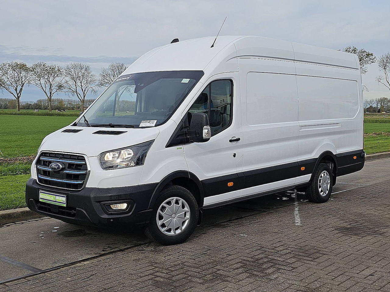 Ford E-Transit - 350 L4H3 Trend 68 kWh Airco Automaat Koerier BPM-Vrij Elektrisch! - AutoWereld.nl