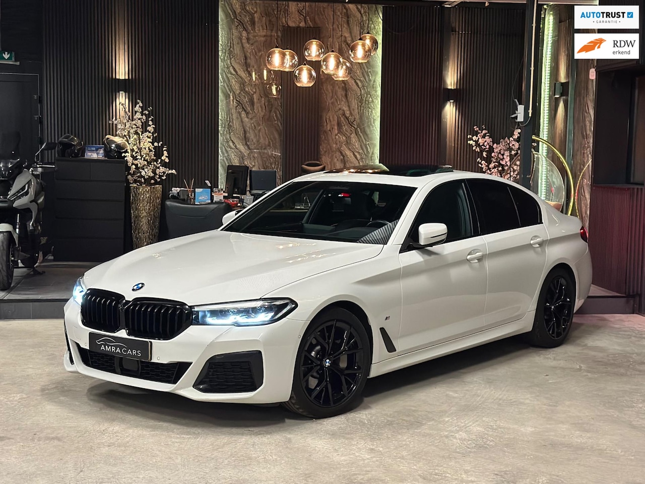 BMW 5-serie - 530i xDrive M Pakket|Full options| - AutoWereld.nl