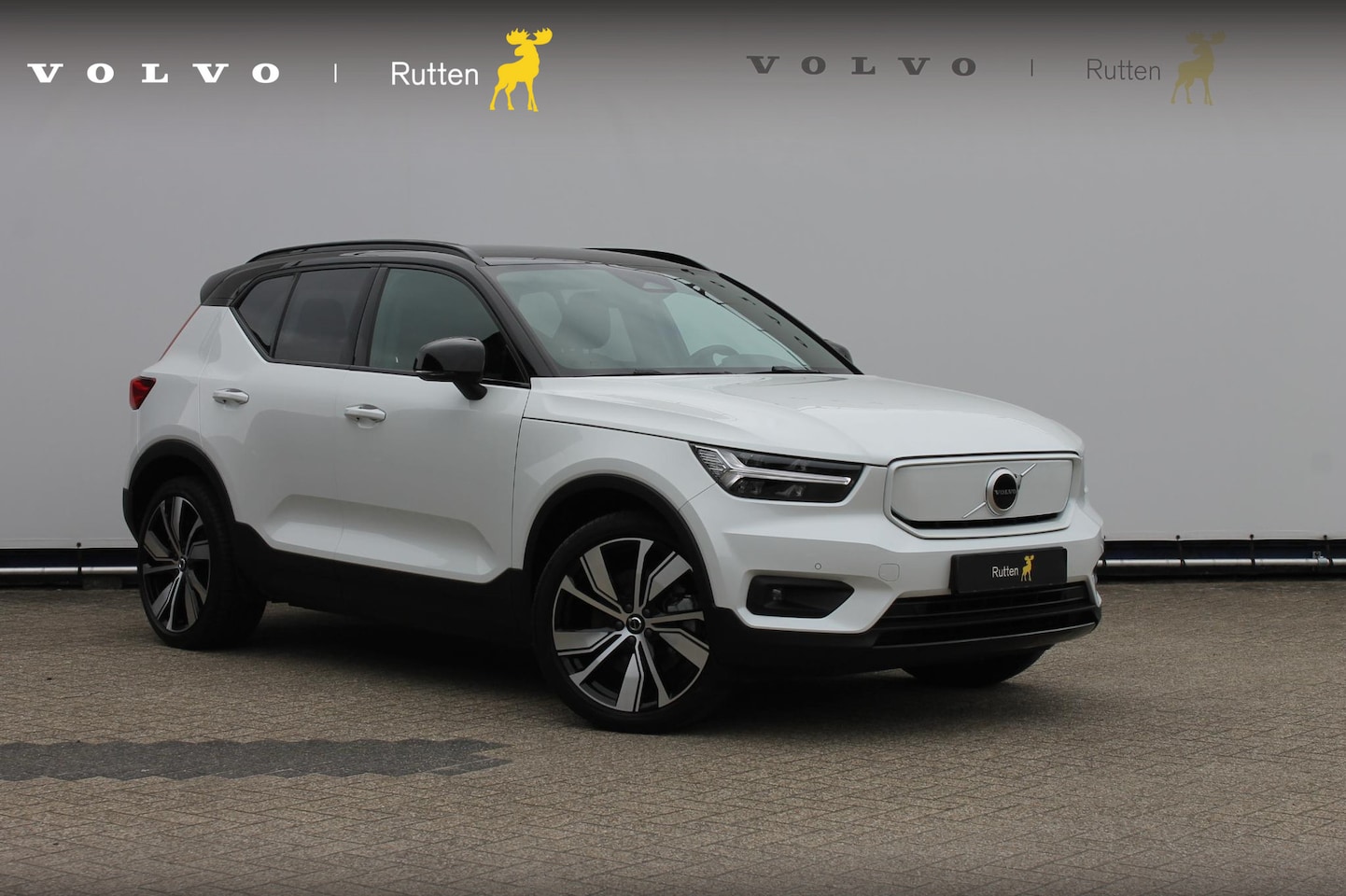 Volvo XC40 - Recharge P8 AWD R-Design 20" lm velgen / Warmtepomp / Extra getint glas vanaf de B-Stijl / - AutoWereld.nl