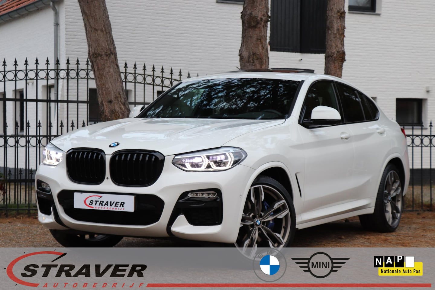 BMW X4 - M40i Executive |Panoramadak |Trekhaak - AutoWereld.nl
