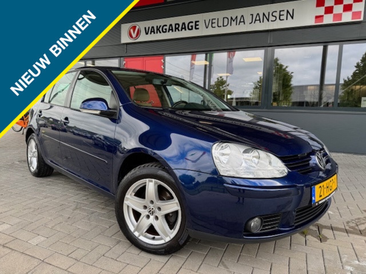 Volkswagen Golf - 1.6 FSI COMFORTLINE 5-DRS. + ECC/LMV/LEDER - AutoWereld.nl