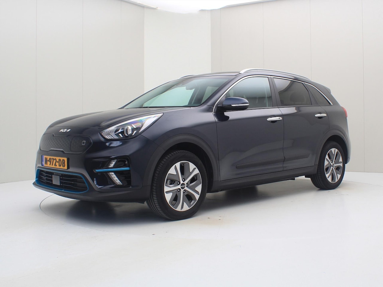 Kia e-Niro - 64kWh Edition 204pk [ 3-FASE+ACC+CARPLAY+STOEL/STUURVERWARMING+CAMERA+CLIMATE ] - AutoWereld.nl